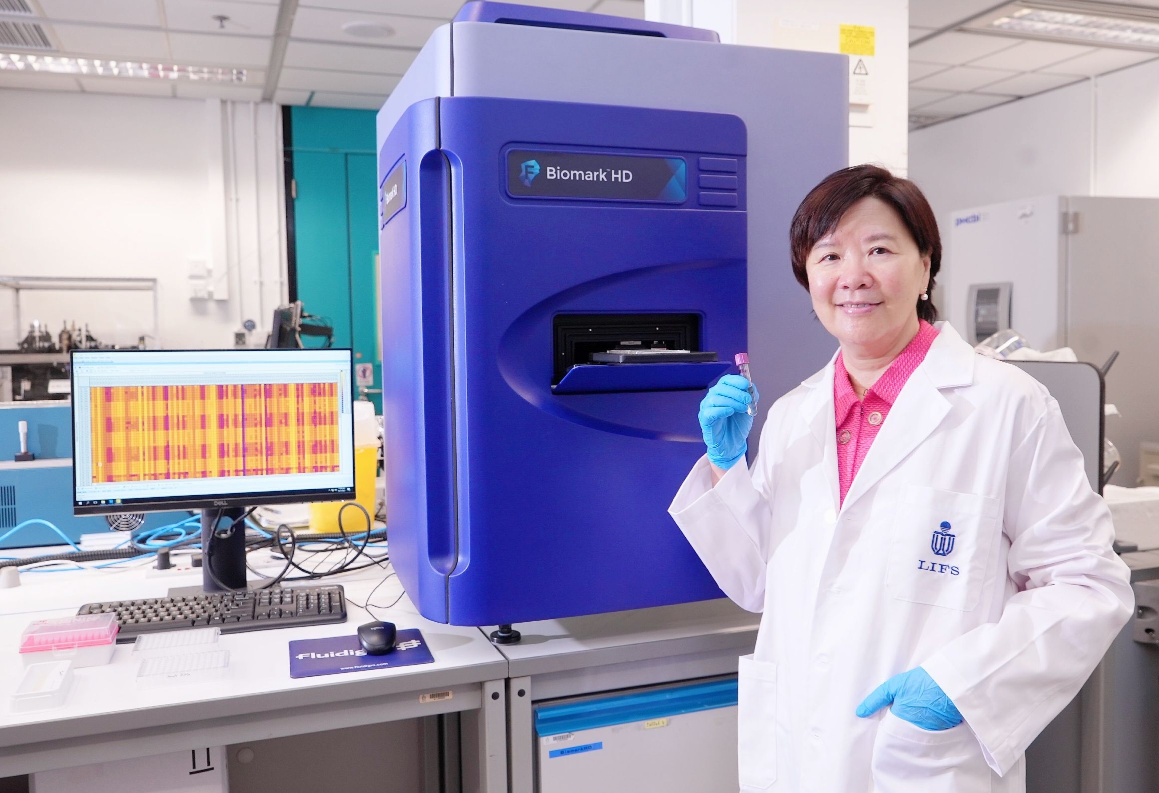 Using the blue device (pictured) that performs the ultrasensitive proximity extension assay technology, Prof. Ip and her team developed a blood test for early detection and screening of Alzheimer’s disease from Chinese patient data, with an accuracy level of over 96%.